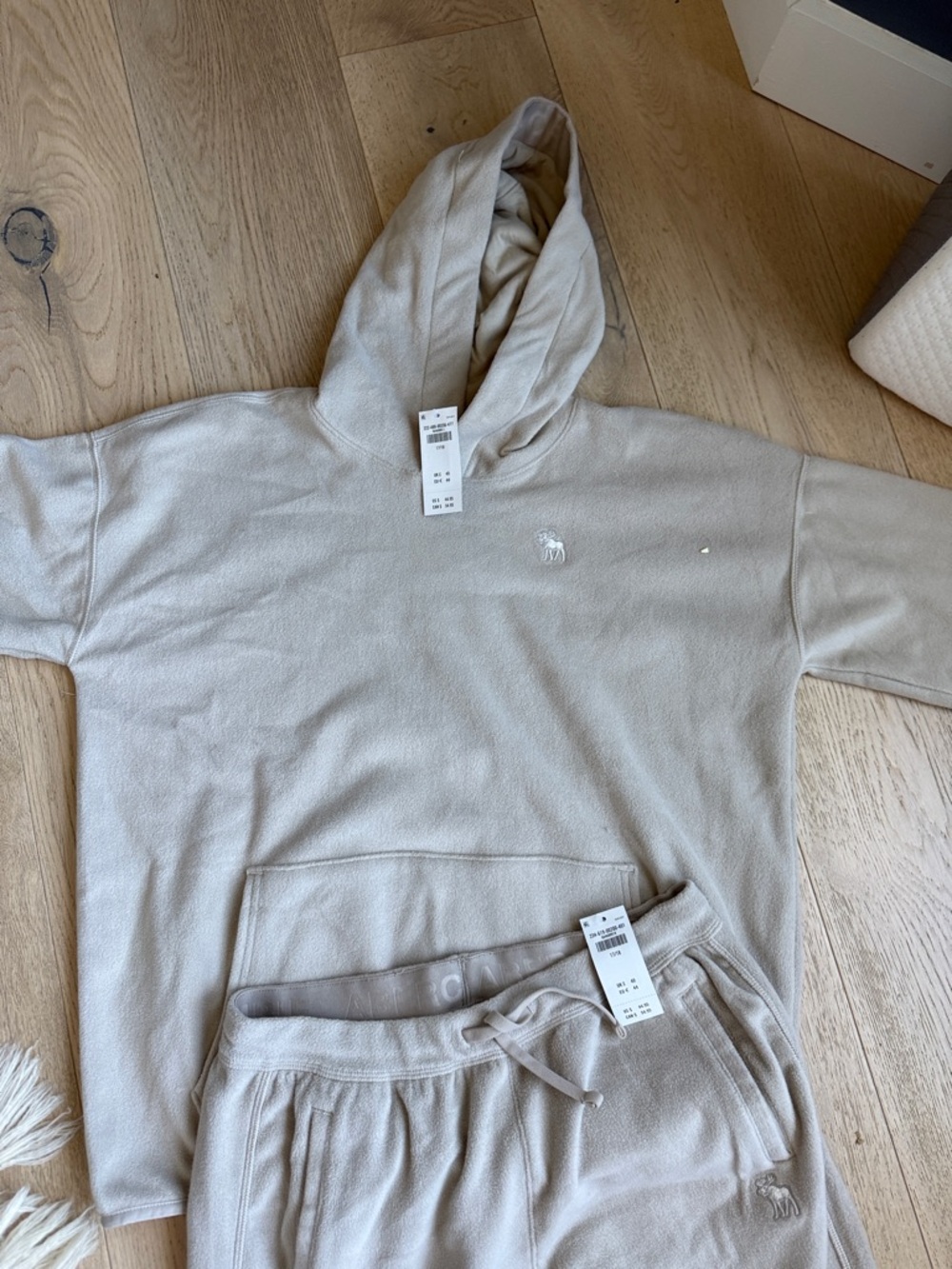 Abercrombie sweat pants and hoodie set brand new